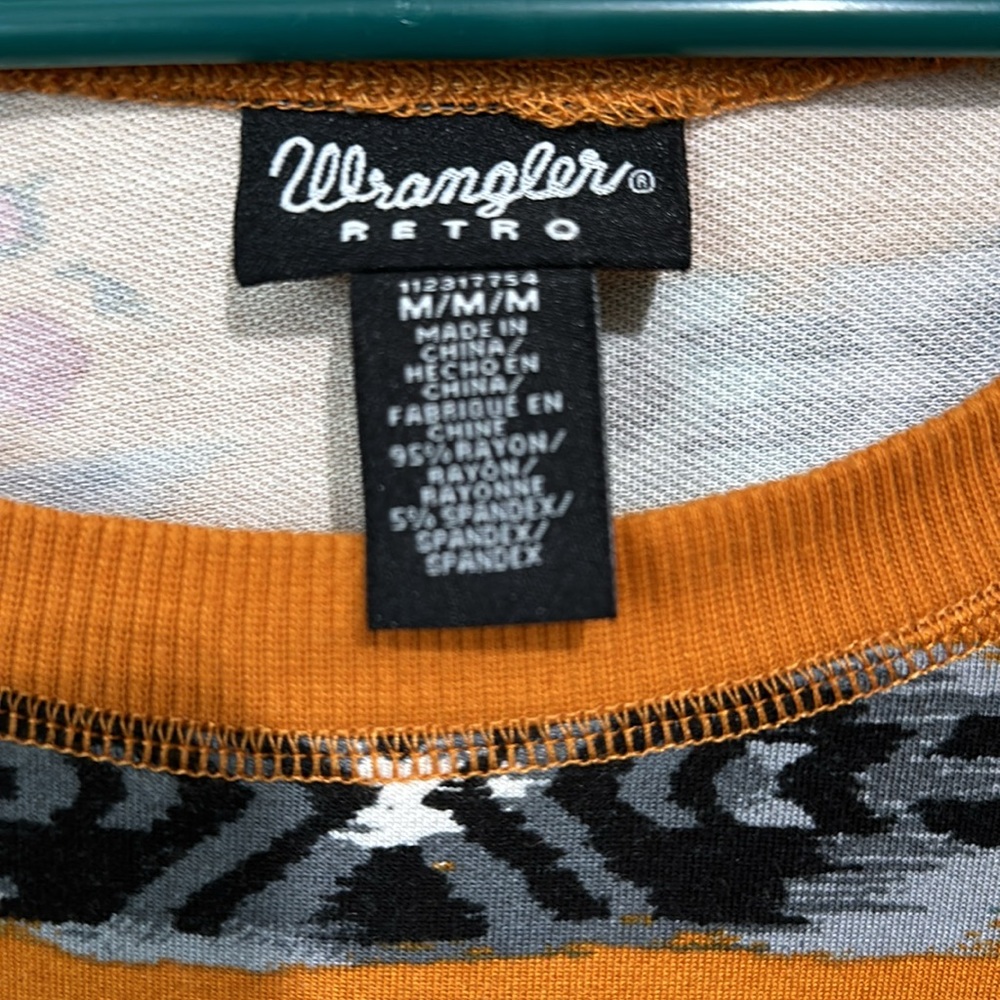 Bubble Sleeve Wrangler Top - Picture 3 of 5